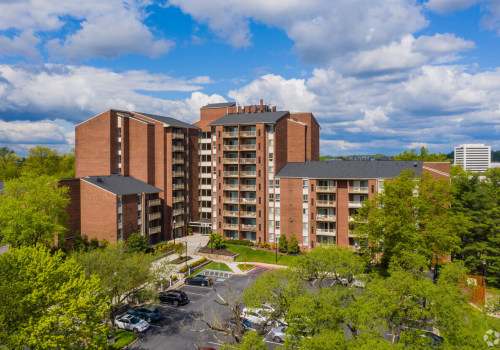 Living in Howard County: How Close Are Airports to Apartments?